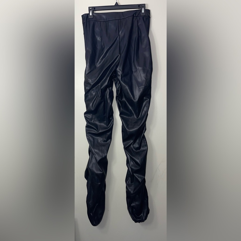 Zip Up Ruched Patent Pants - Picture 3 of 8